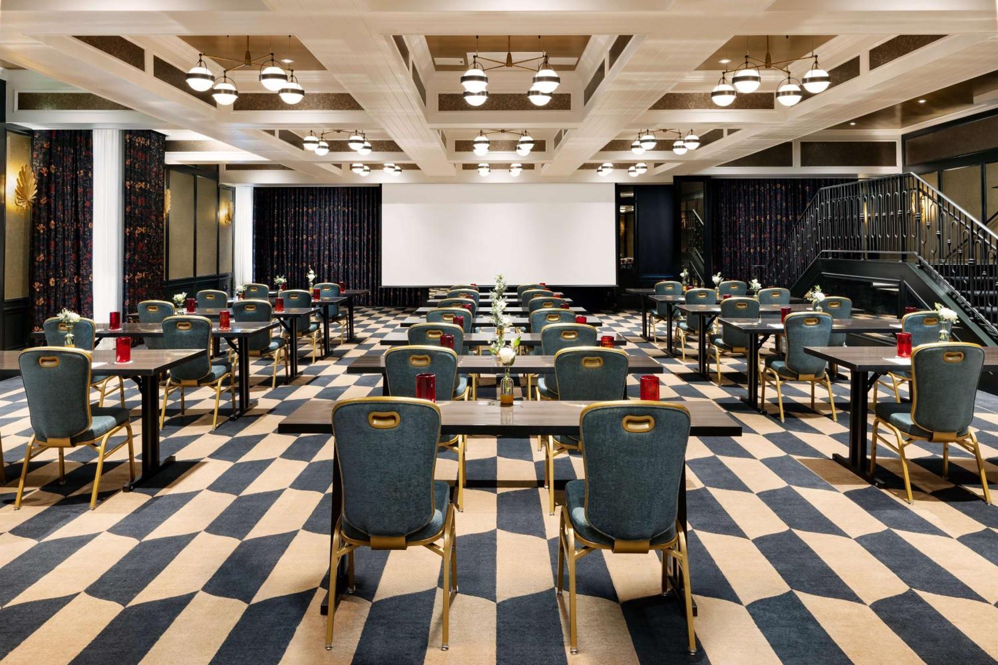 The Candler Atlanta, Curio Collection By Hilton 4*